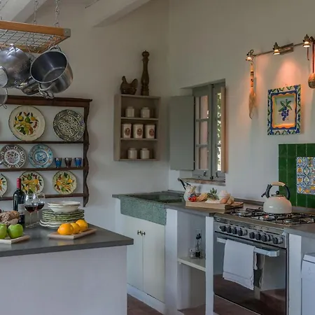 Casa Antonio Villa *